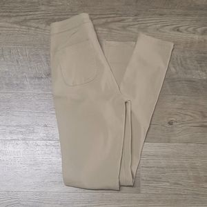 Swank a posh high-waisted jeans